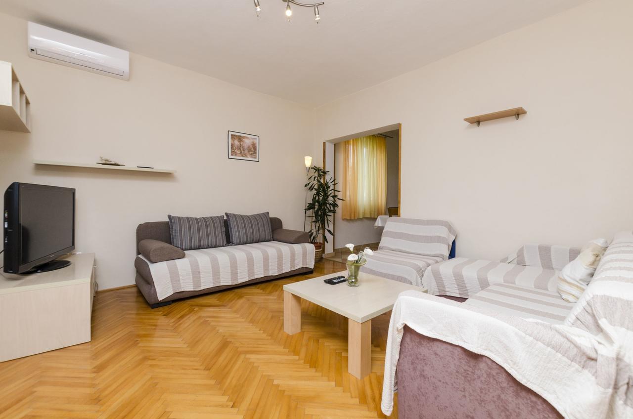 Apartment Antonija Примоштен Экстерьер фото
