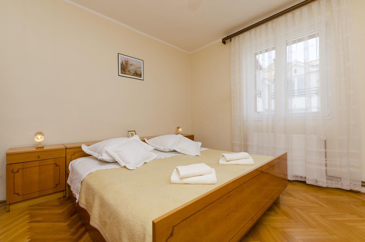 Apartment Antonija Примоштен Экстерьер фото