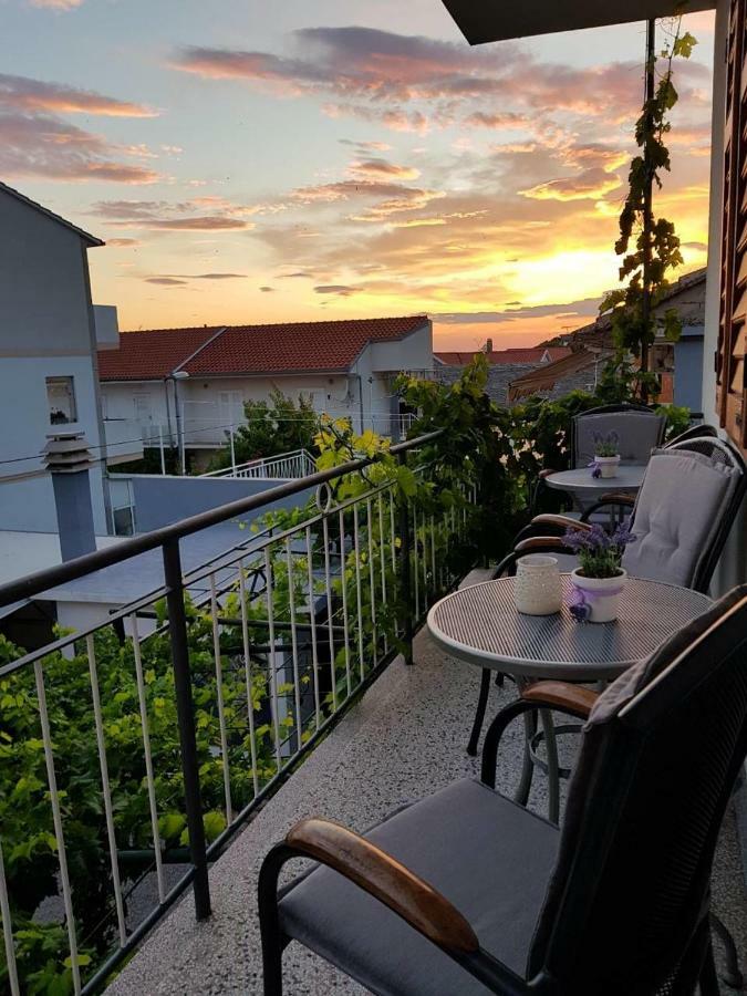 Apartment Antonija Примоштен Экстерьер фото